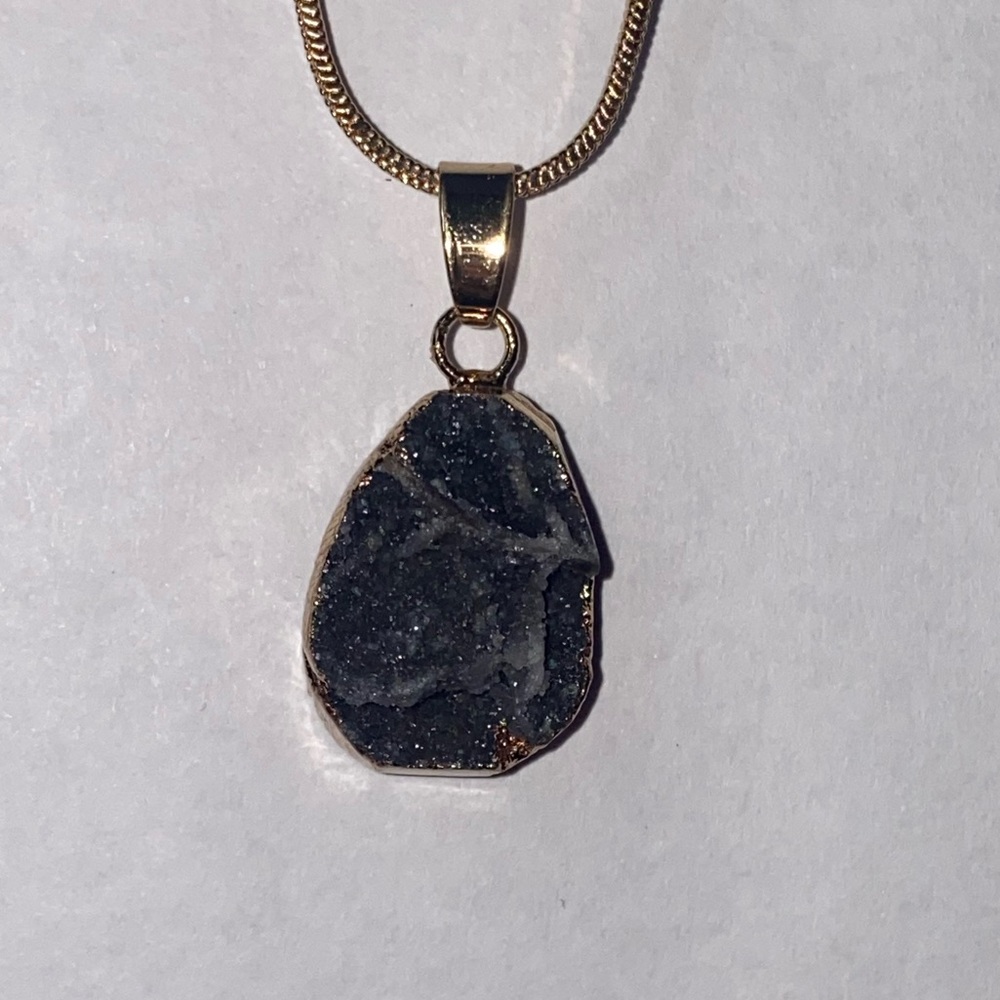 Quartz pendant necklace ❤️ Black